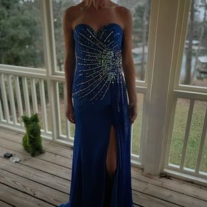 Tony Bowls Le Gala formal dress - size 2. Worn once